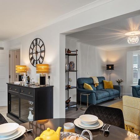Cottage Mews - Seaside Cottage Parking Terrace تينبي المظهر الخارجي الصورة
