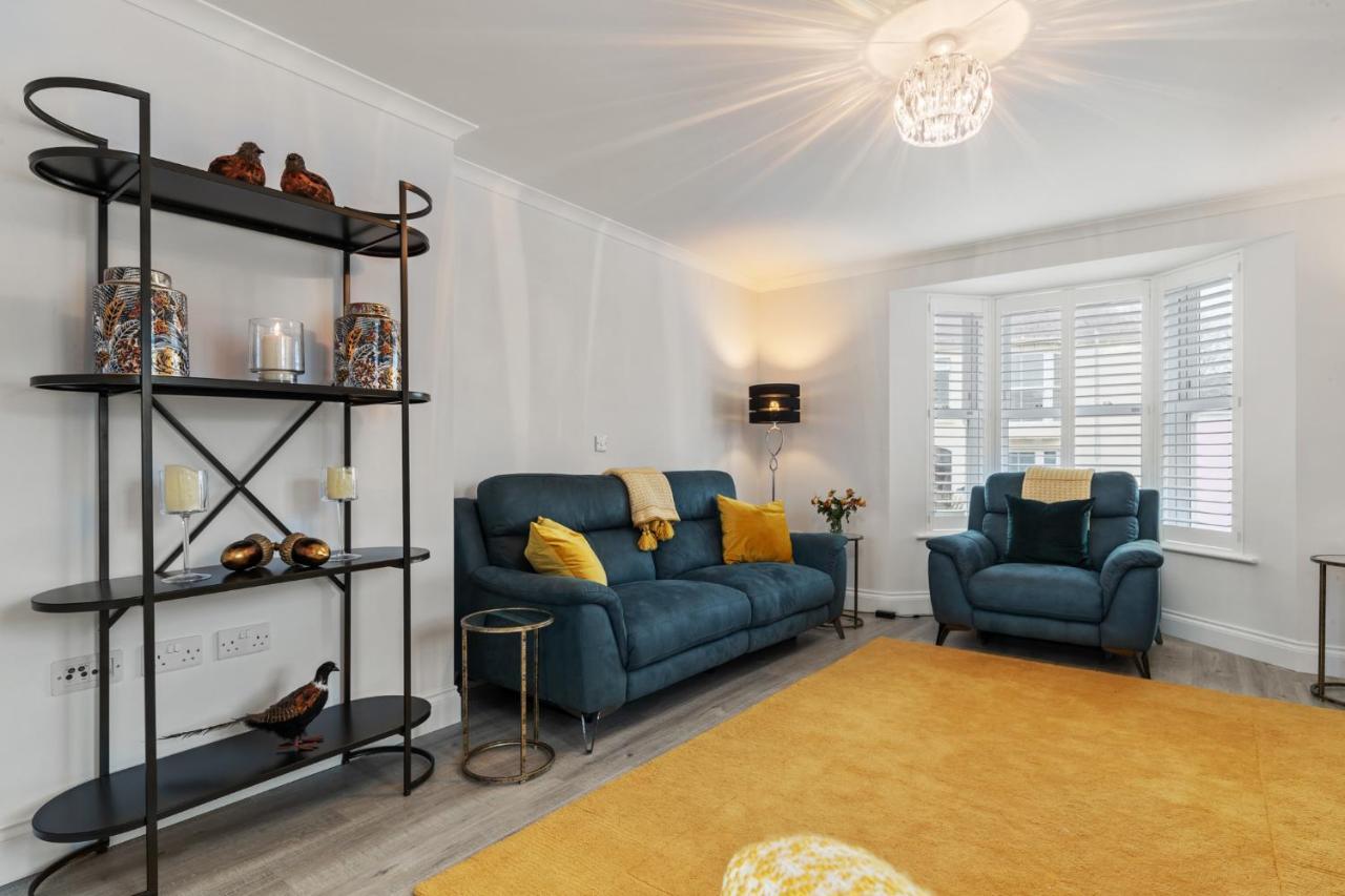 Cottage Mews - Seaside Cottage Parking Terrace تينبي المظهر الخارجي الصورة