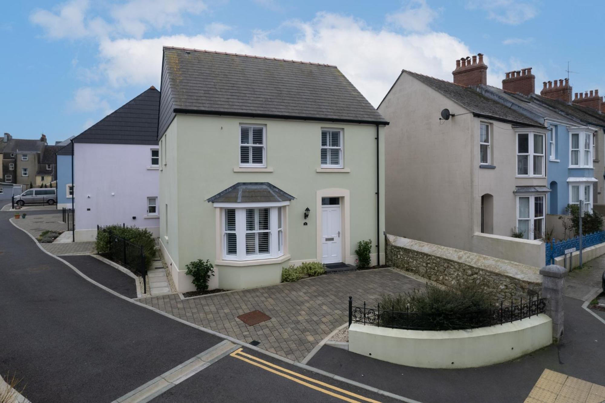 Cottage Mews - Seaside Cottage Parking Terrace تينبي المظهر الخارجي الصورة