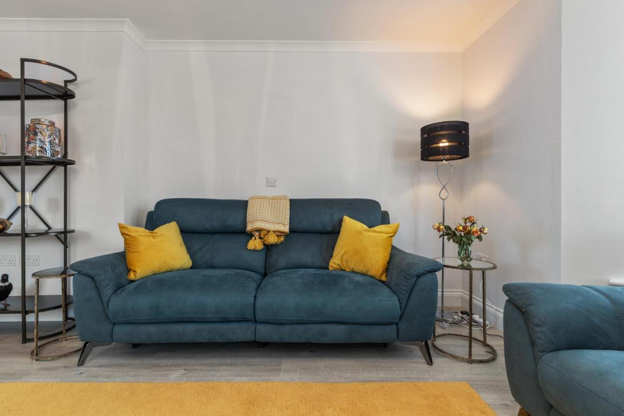 Cottage Mews - Seaside Cottage Parking Terrace تينبي المظهر الخارجي الصورة